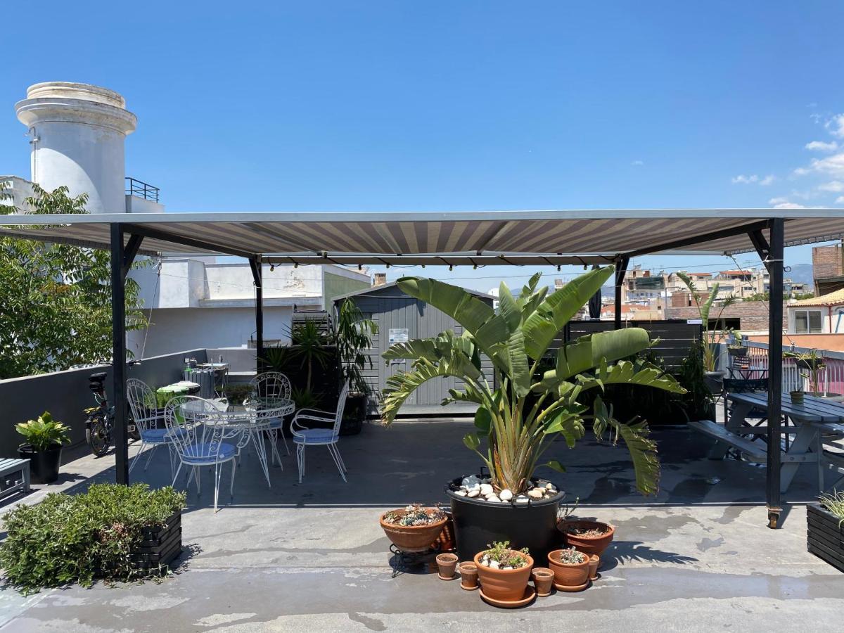 Monastiraki Citycenter Sleepbox- Unspoiled Athens Apartments מראה חיצוני תמונה