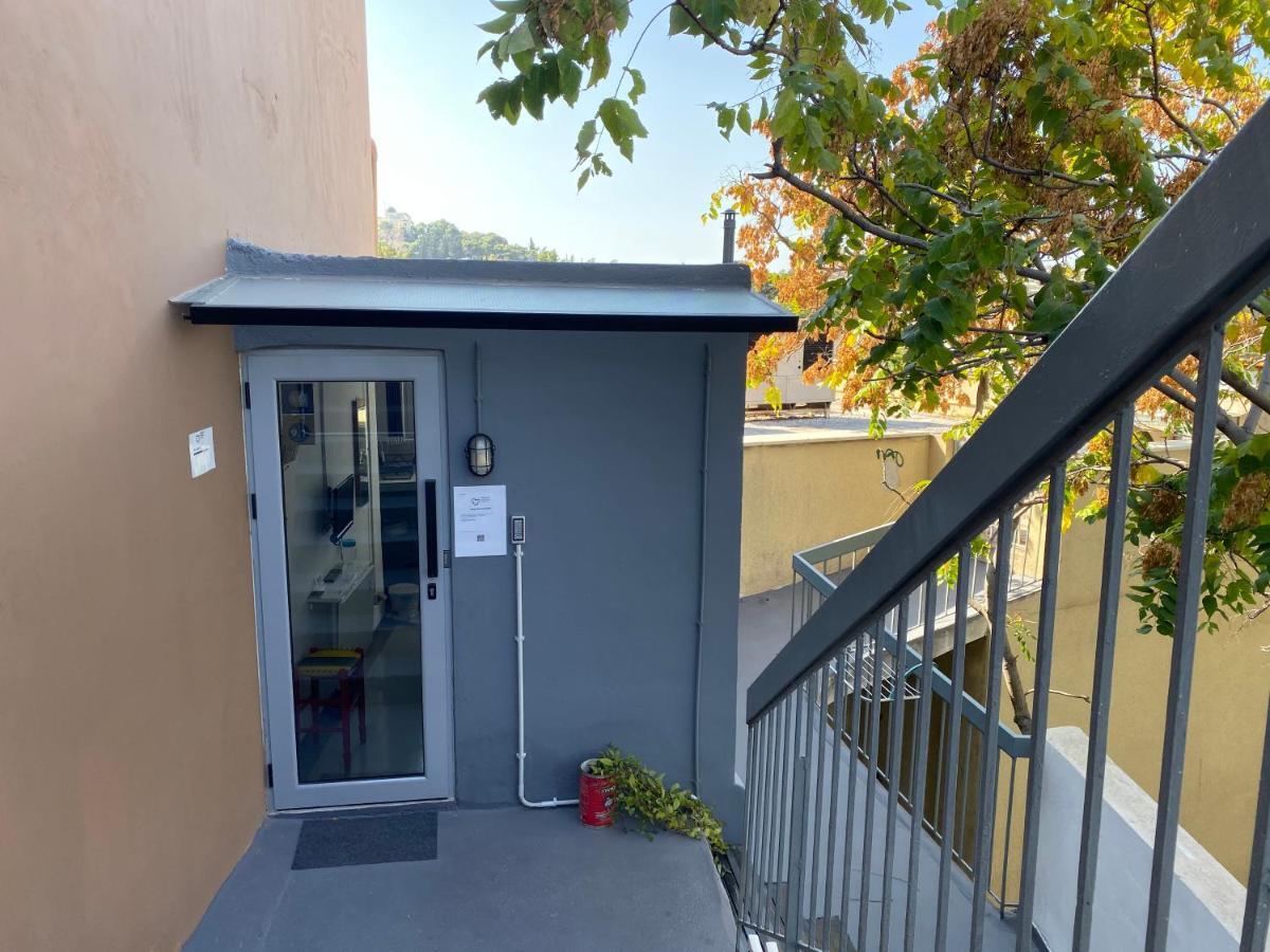 Monastiraki Citycenter Sleepbox- Unspoiled Athens Apartments מראה חיצוני תמונה